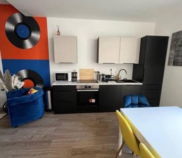 La Neuvillette Villa | Montréal, Maison pétillante et accueillante
