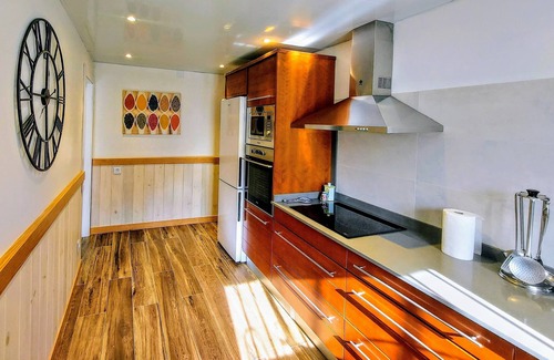 Sant Antoni de Vilamajor Ski Chalet | Montseny house with swimming pool, barbecue, fireplace and garden (pets welcome)