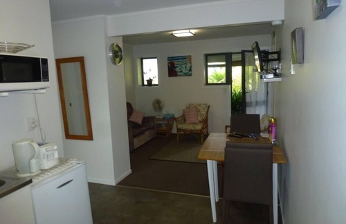 Kawhia Apartment | Monty's self-contained unit