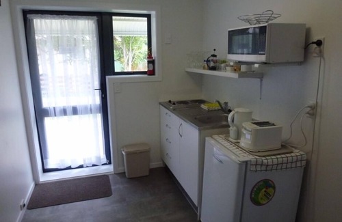 Kawhia Apartment | Monty's self-contained unit