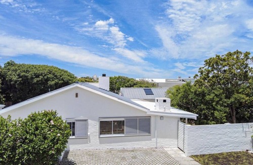 Voelklip House | Mooinooientjie | Langbaai beach | Hot tub