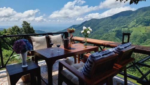 Pua House | Mookmoogdoi