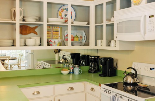 Grayton Beach Cottage | Moon Baby 2 bed 2 bath - Grayton, Red Bar