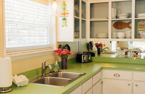 Grayton Beach Cottage | Moon Baby 2 bed 2 bath - Grayton, Red Bar