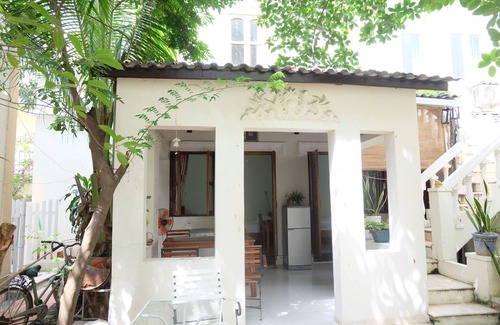 Tran Phu Beach House | Moon house - East side