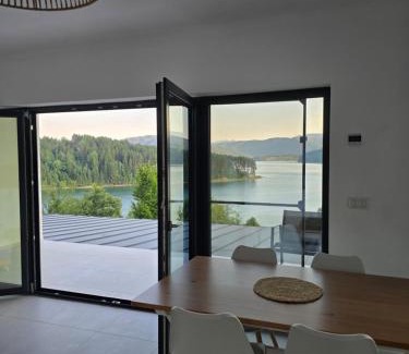 Hangu House | Moon Lake - Aurora Sky