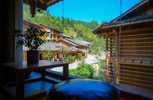 Rongjiang Hotel | Moon Mountain Residence Dali Life Homestay