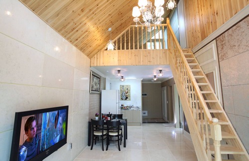 Gimsatgat Condo | Moon On The Cloud
