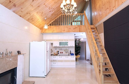 Gimsatgat Condo | Moon On The Cloud