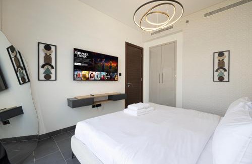 Nad Al Sheba Apartment | Moon Stays - Opulent 2BR Stay - Sobha Hartland