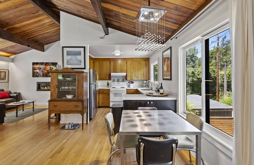 Monte Rio House | Moondance - Contemporary Riverfront Home