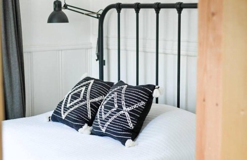 Big Bear Lake Ski Chalet | Moonlight Cottage