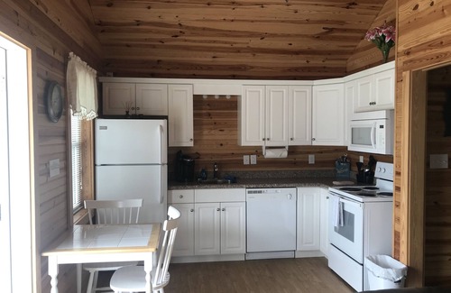 New Bern Cottage | Moonlight Suite 198*