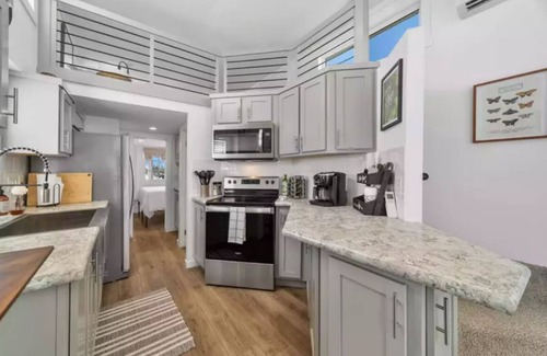 Fredericksburg Resort | Moonlight Views- Tiny Home #54nWelcome enchanting getaway Fredericksburg