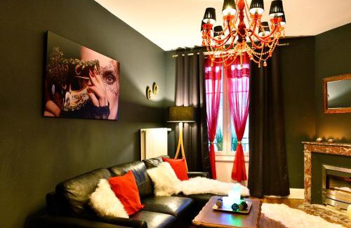 Poincare - Foch - Anatole France - Croix de Bourgogne Apartment | MoonLOVE, SPA/Sauna et Jacuzzi privés, charme et détente.