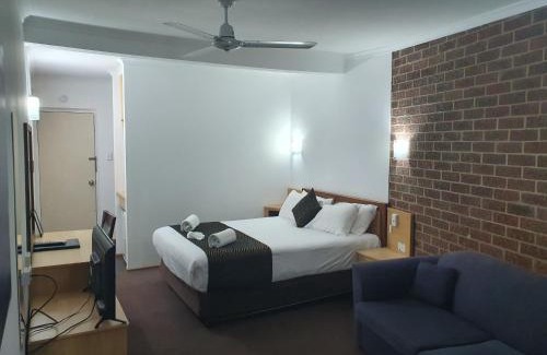 Parkes Hotel | Moonraker Motor Inn