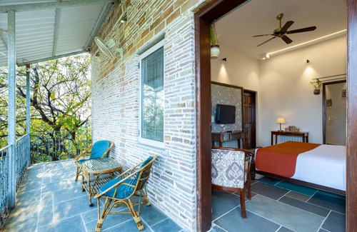 Bhopal Hotel | Moonstone, Bhopal, Amã Stays & Trails