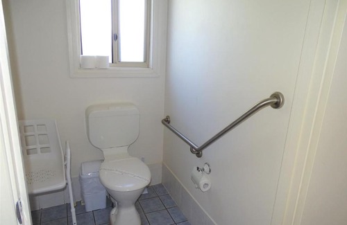 Moonta Bay House | Moonta Bay Cabins - Cabin 9 Accessible