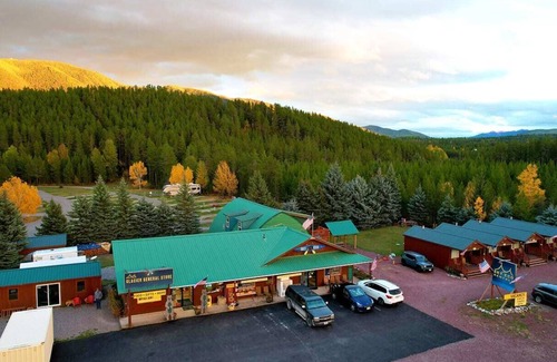 Coram Cabin | Moose Cabin-6 Miles to Glacier!