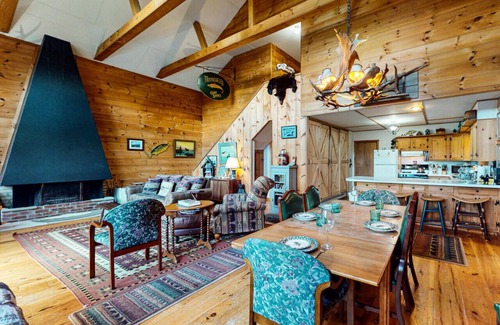 Beaver Cove Cabin | Moose Lane *Waterfront*ATV/Snowmobile Access*