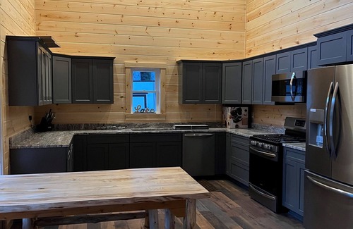 Beaver Cove Cabin | Moose Lodge - Water Access on Moosehead Lake!