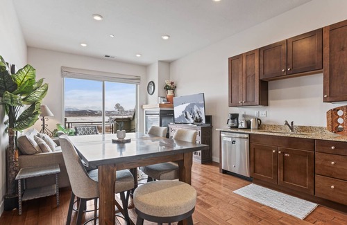 Kimball Junction Condo | Moose Mgmt at Newpark Terrace 53 Walk to numerous amenities - Roof Top View