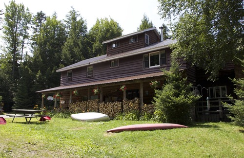 Saranac Lake Apartment | Moose Room | Waterfront | Adirondack at Kiwassa Lake Inn/B&B