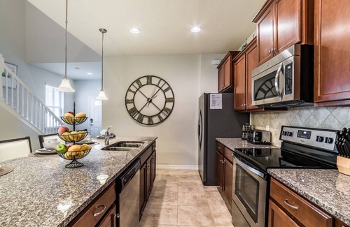 Four Corners House | MOR2113 Summary: Wind