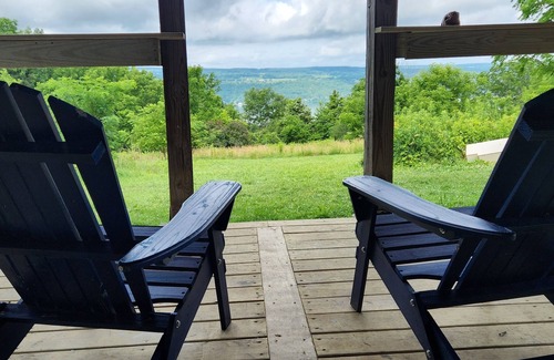 Burdett Apartment | Morabeza: A Tropical Seneca Haven