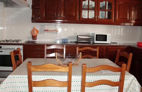 Alfarrobeira House | Moradia perto dos Palmares
