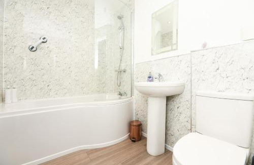Chesterfield House | Morden house close to City centre & The Peaks