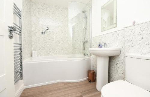 Chesterfield House | Morden house close to City centre & The Peaks