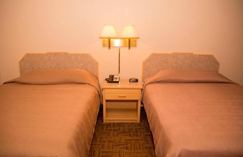 Morden Hotel | Morden Motor Inn