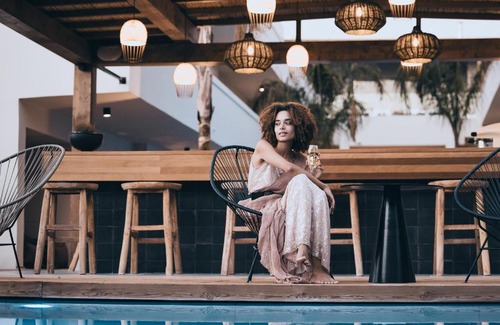 Tingaki Hotel | More Meni Residence & Suites