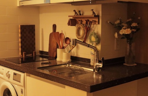 Yeon-dong Apartment | Morning Madrid