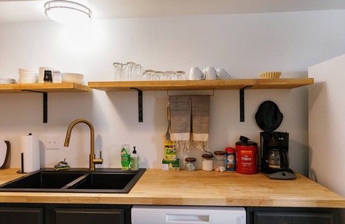 Berea Apartment | "Morning View 2" Cozy Modern Stay - College/Hiking