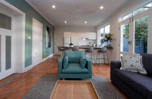 Cumberland Park House | Morris and Eaton Cottages - 3BR WiFi Parking