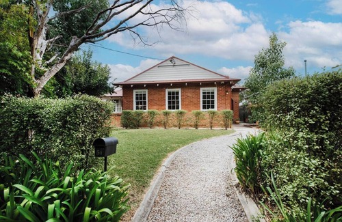 Central Mudgee Cottage | Mortimer Cottage A Pool Oasis in Heart of Mudgee