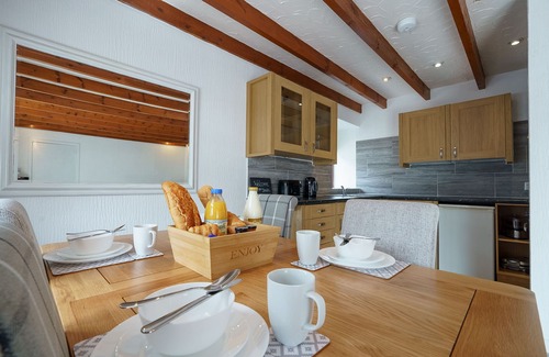 Thornhill Cottage | Morton Cottage Sleeps 2 with own hot tub