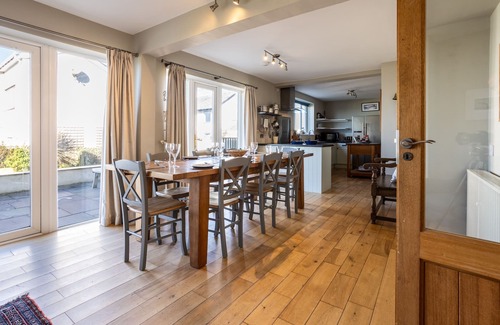 Rhosneigr House | Morwennol - A stunning shore side location with fantastic views