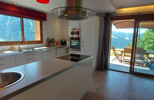 Morzine Ski Chalet | Morzine: panoramic, south-facing, comfortable chalet