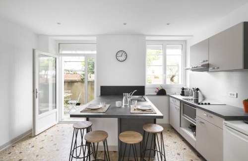 Salorges - Sainte-Anne Apartment | Mosaik by Cocoonr