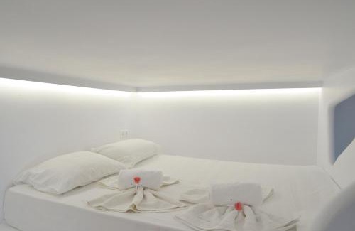 Adamas Apartment | Moschoula Studios