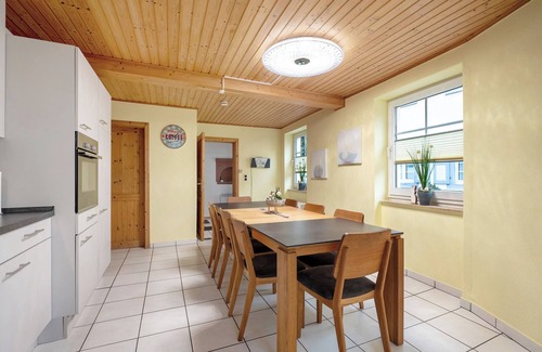 Uerzig House | Moselle Holiday Home "Würzgarten" with Wi-Fi