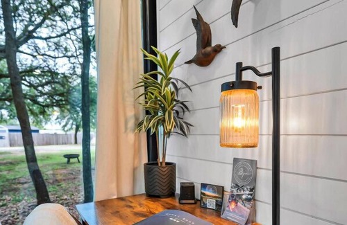 Waco House | Moss Oak - Container Home Near Magnolia and Baylor