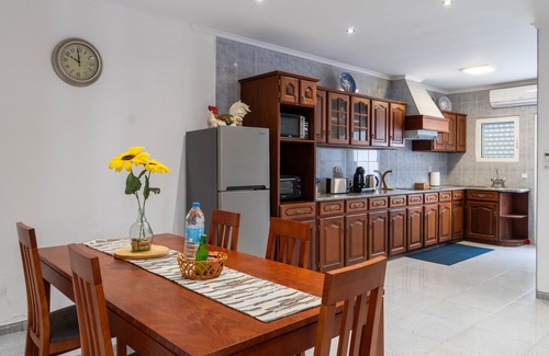 Ponta Delgada House | Mosteiros Coastal Haven