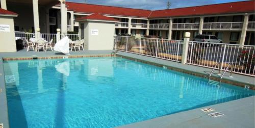 Abbeville Hotel | Motel 6 Abbeville, AL
