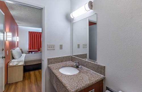 Beaverton Hotel | Motel 6 Beaverton, OR