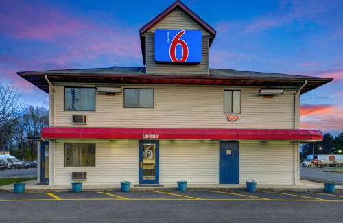 Carlisle Hotel | Motel 6 Carlisle, PA - Cumberland Valley