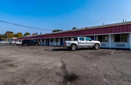 Concord Hotel | Motel 6-Concord, CA